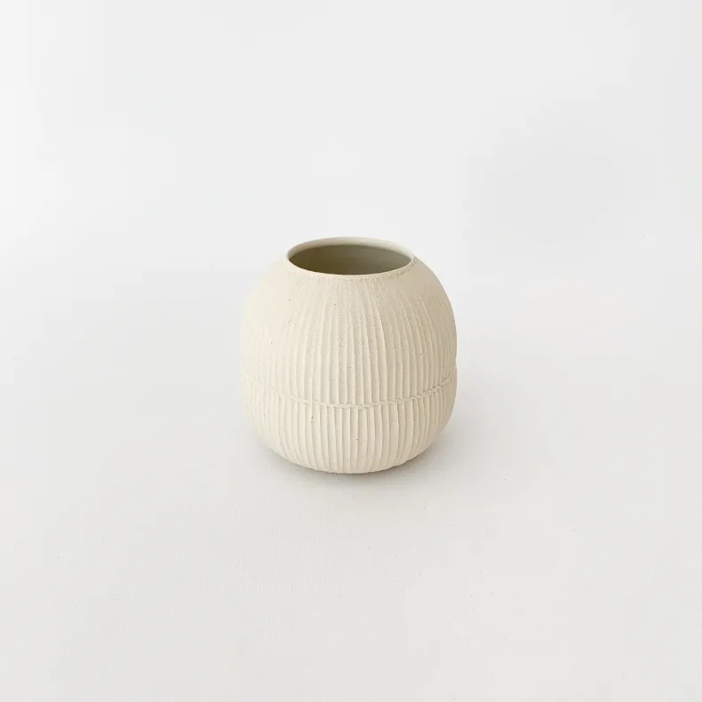 Tomoro Shinogi Vase