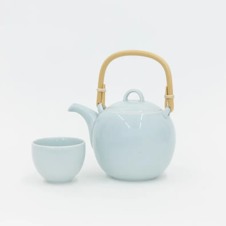 Hakusan Porcelain Mayu Teapot