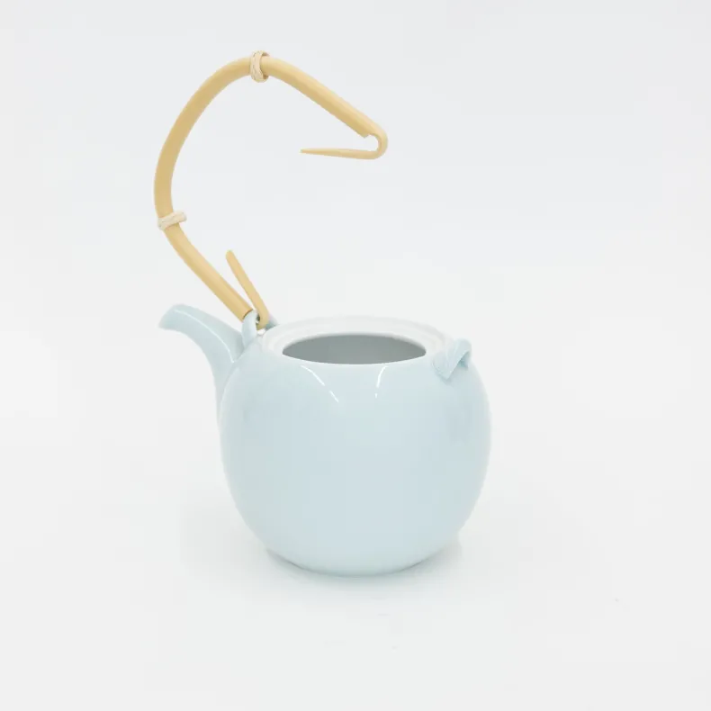 Hakusan Porcelain Mayu Teapot