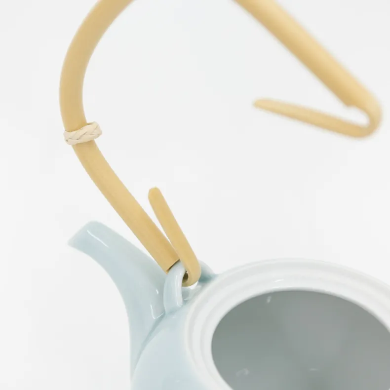 Hakusan Porcelain Mayu Teapot