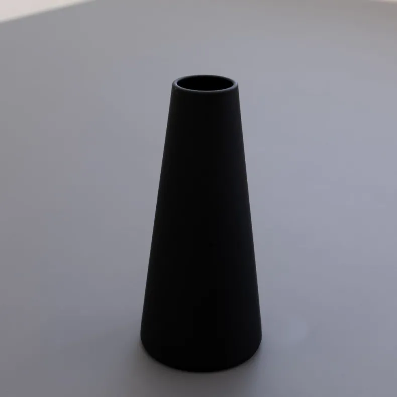Sugahara - Matte Black Flower Vase (F-40KF)